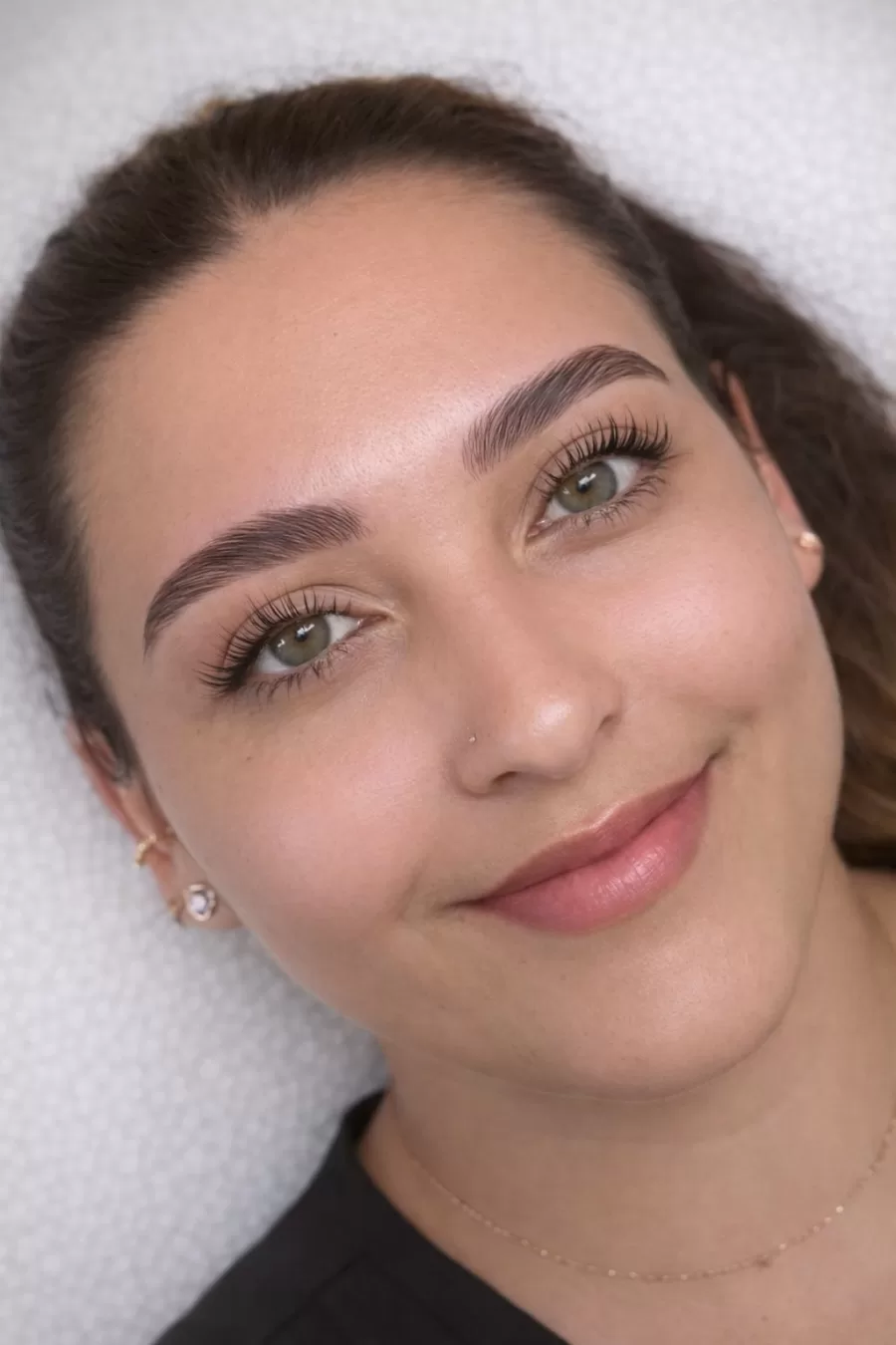 Coquetona GLOW (Lifting de pestañas + Laminado de cejas completo)